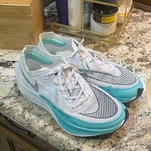 Nike Vaporfly - new worn once size 9.5